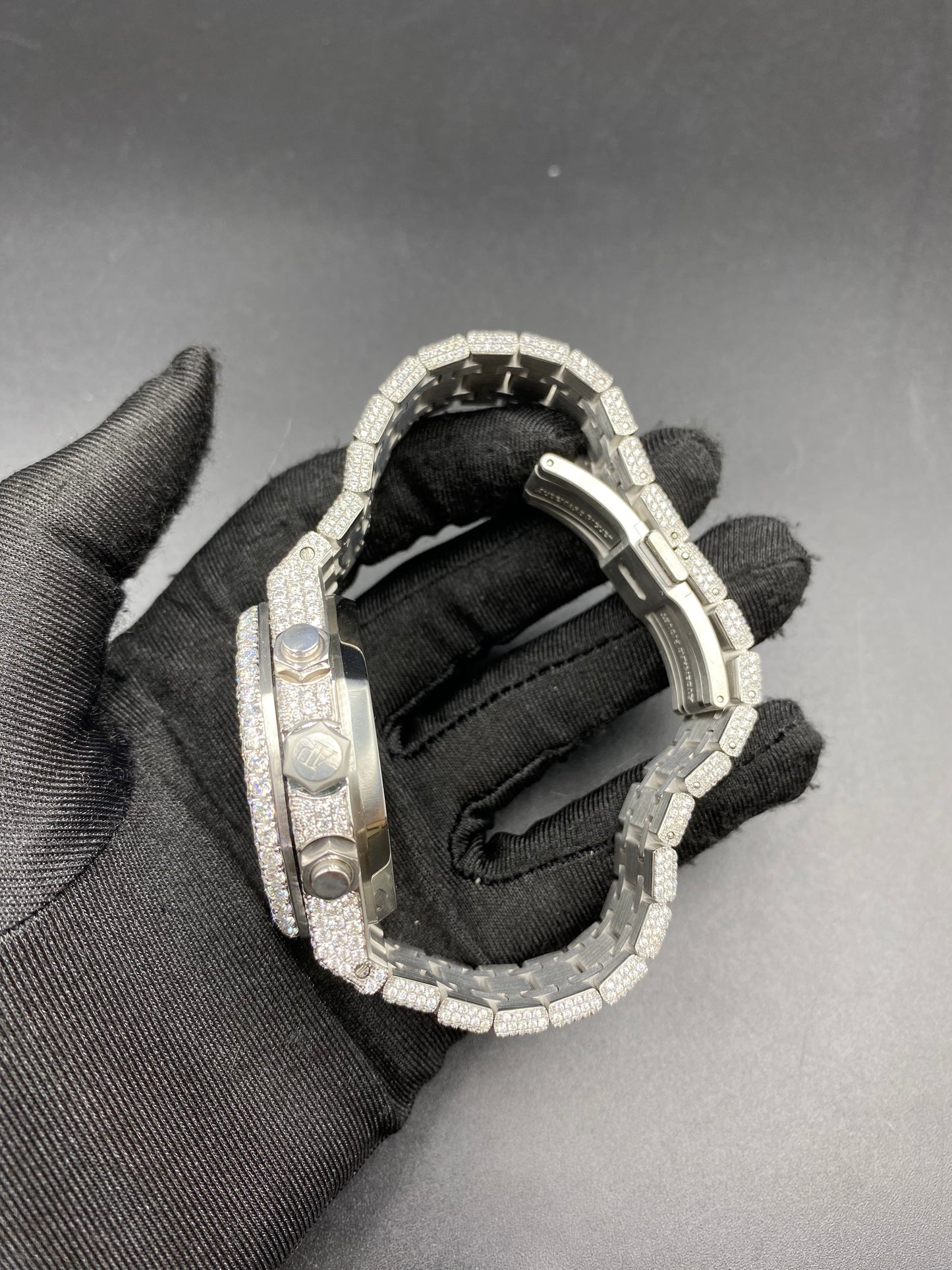 AUDEMARS PIGUET ROYAL OAK MOISSANITE WATCH WITH SILVER STICK DIAL – FULL ICED