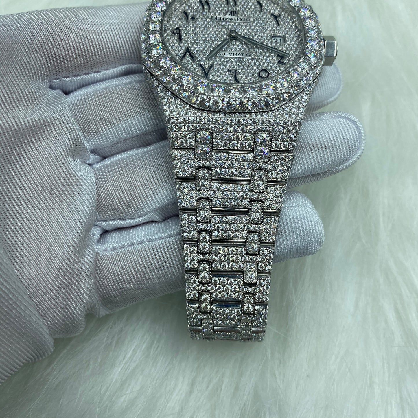 AUDEMARS PIGUET ROYAL OAK MOISSANITE – SILVER DIAL AUTOMATIC FULL ICED