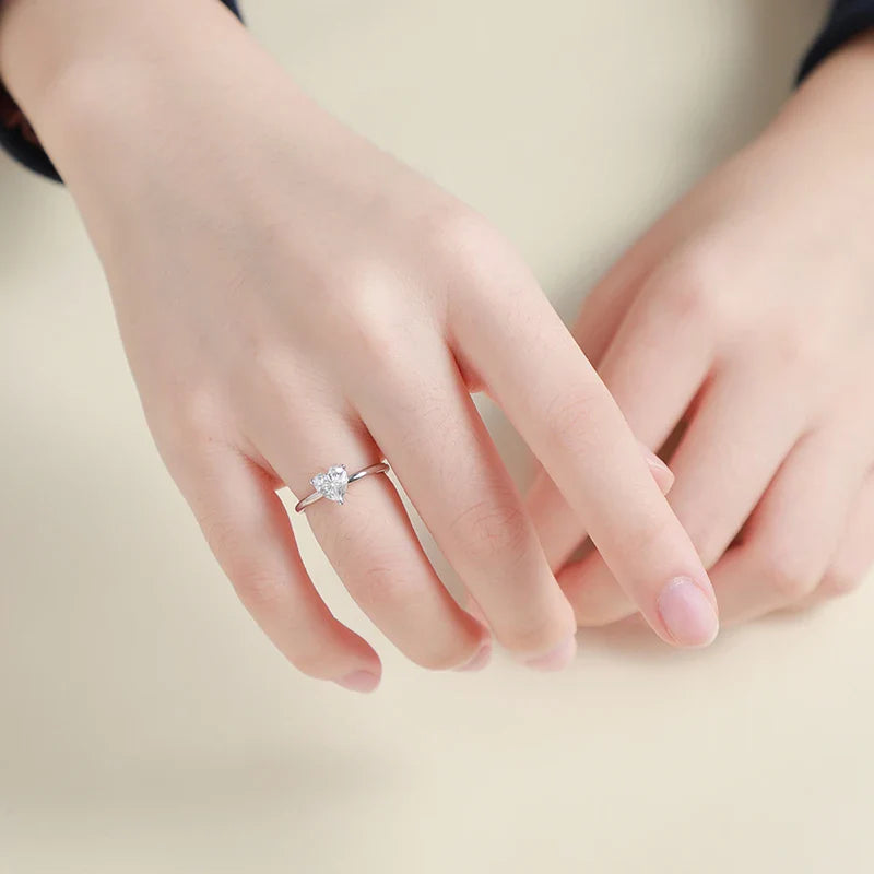 Women's S925 Moissanite Single Diamond Ring