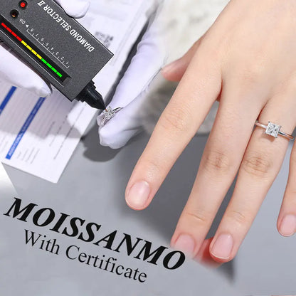 Women's S925 Moissanite Single Diamond Ring