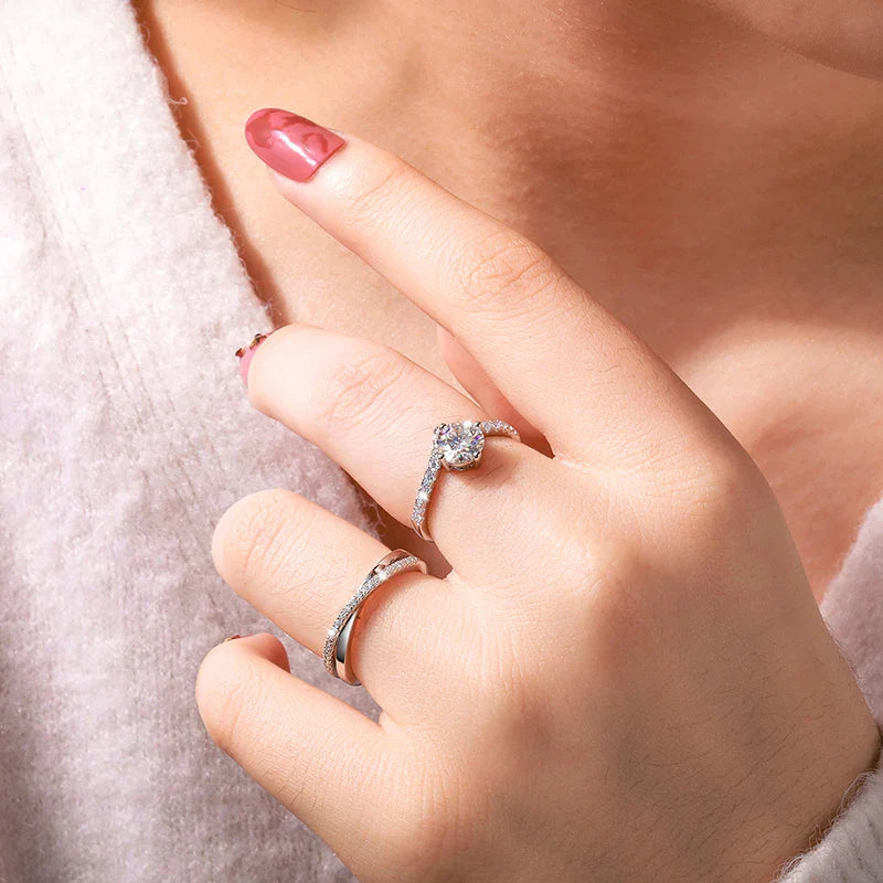 S925 Moissanite Chevron Band Round Cut Diamond Ring