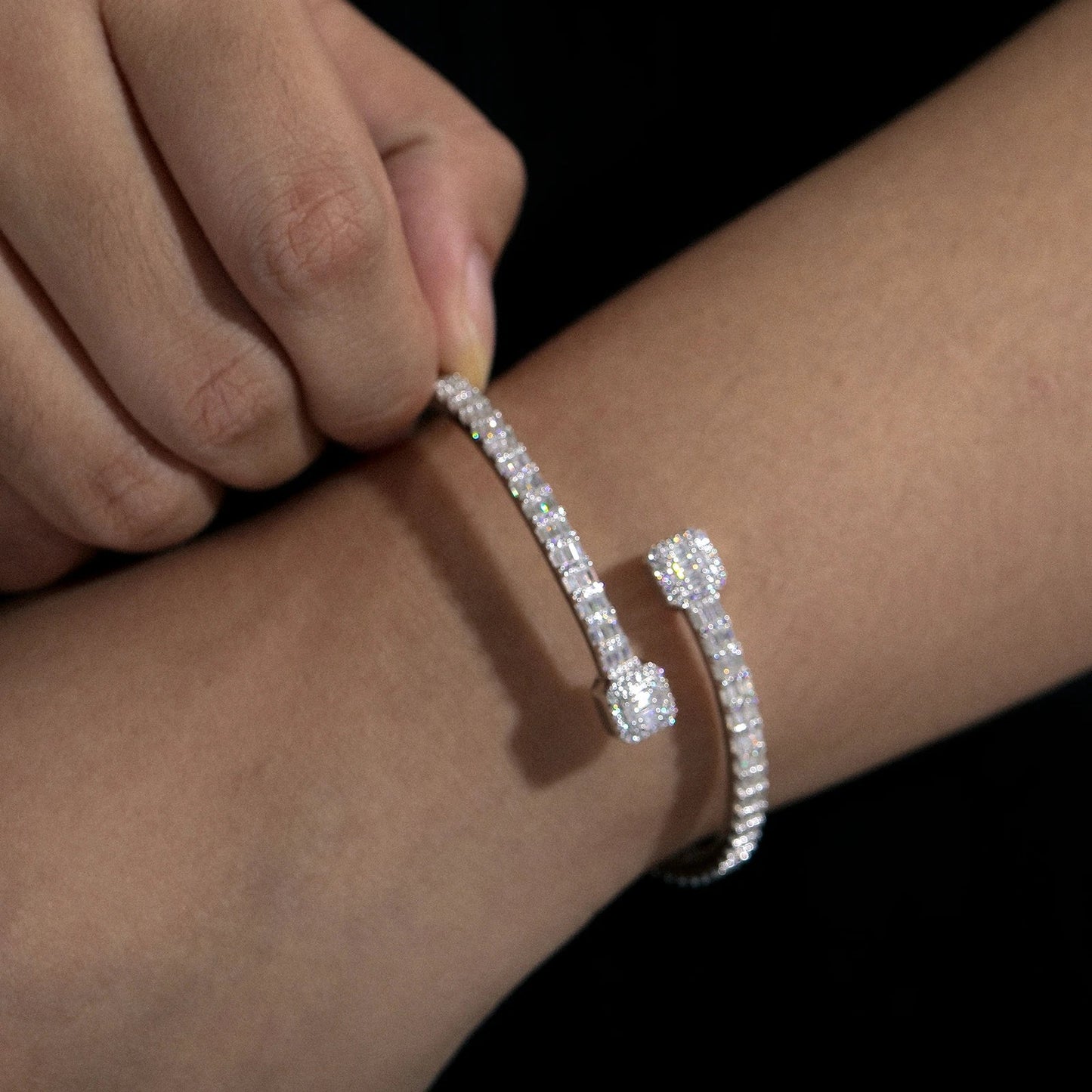 S925 MOISSANITE BAGUETTE DIAMOND BANGLE - 3.8MM