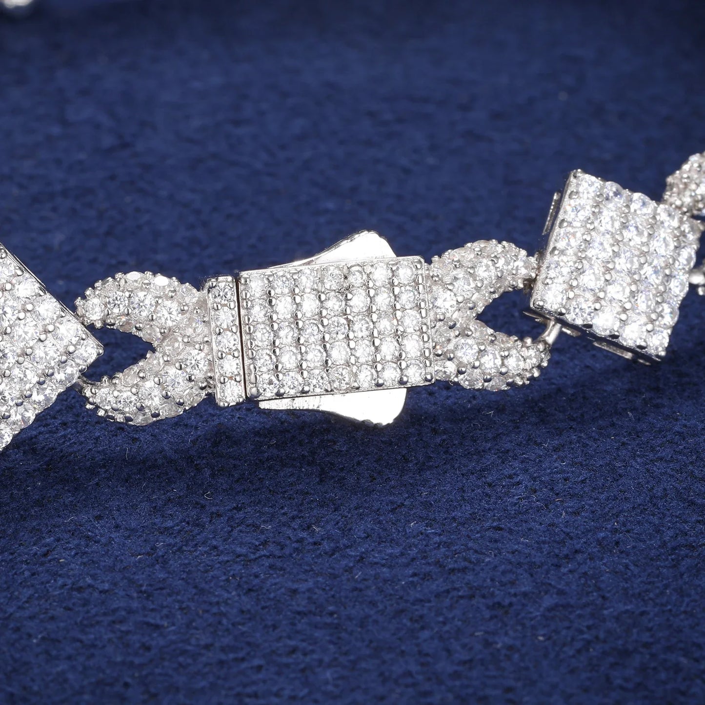 S925 MOISSANITE INFINITY RHOMBUS BRACELET - WHITE GOLD
