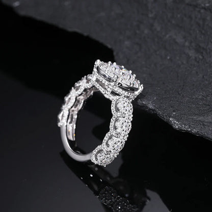 S925 Moissanite Round Cut Halo Clustered Diamond Ring