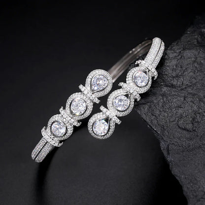Moissanite Noose Pearl Diamond Bracelet