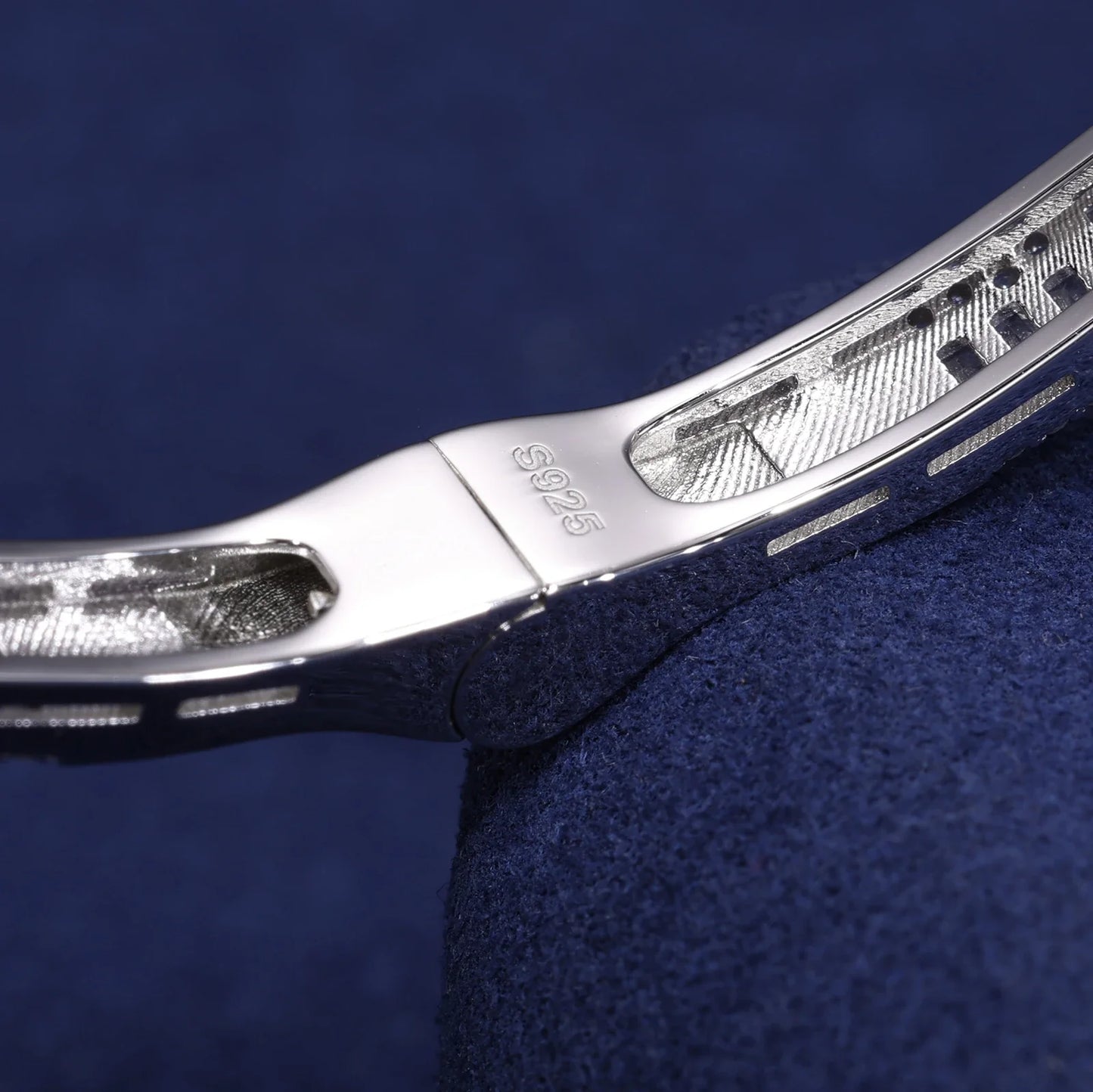 S925 Moissanite Baguette Hamsa Bangle