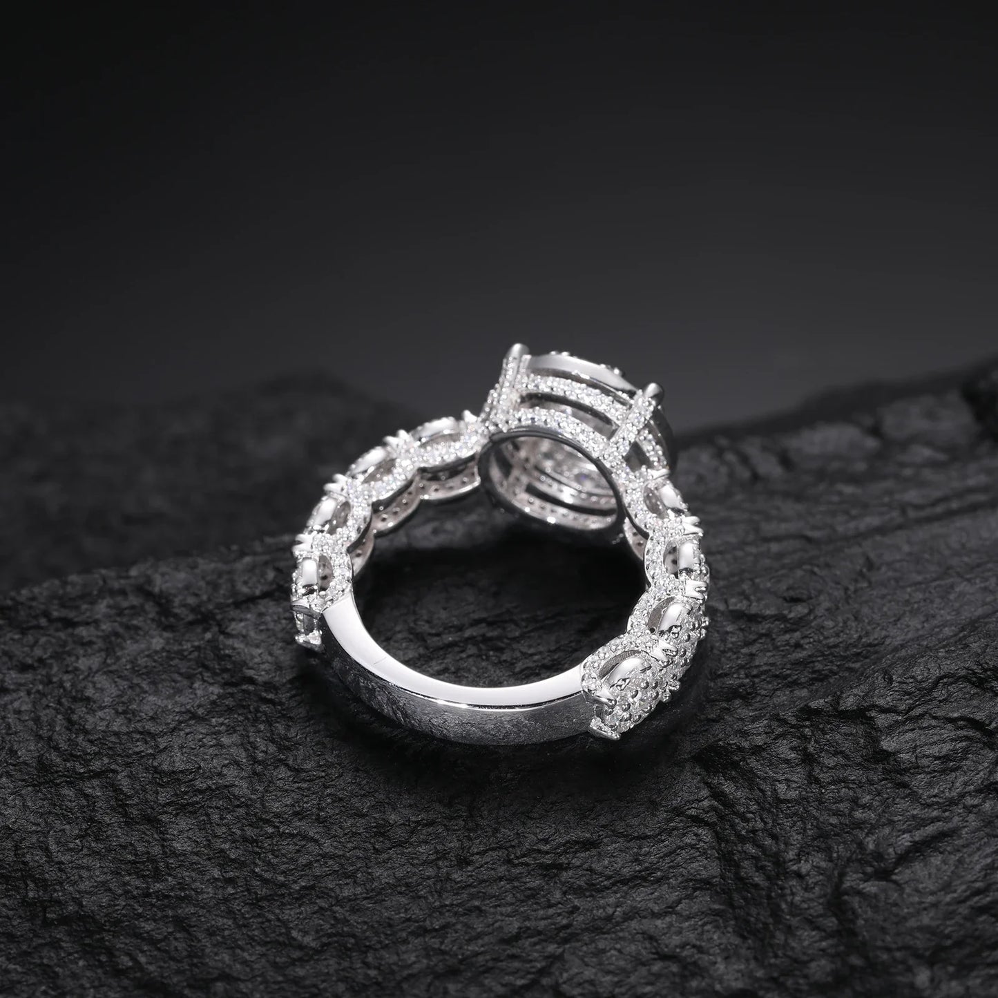 S925 Moissanite Round Cut Halo Clustered Diamond Ring