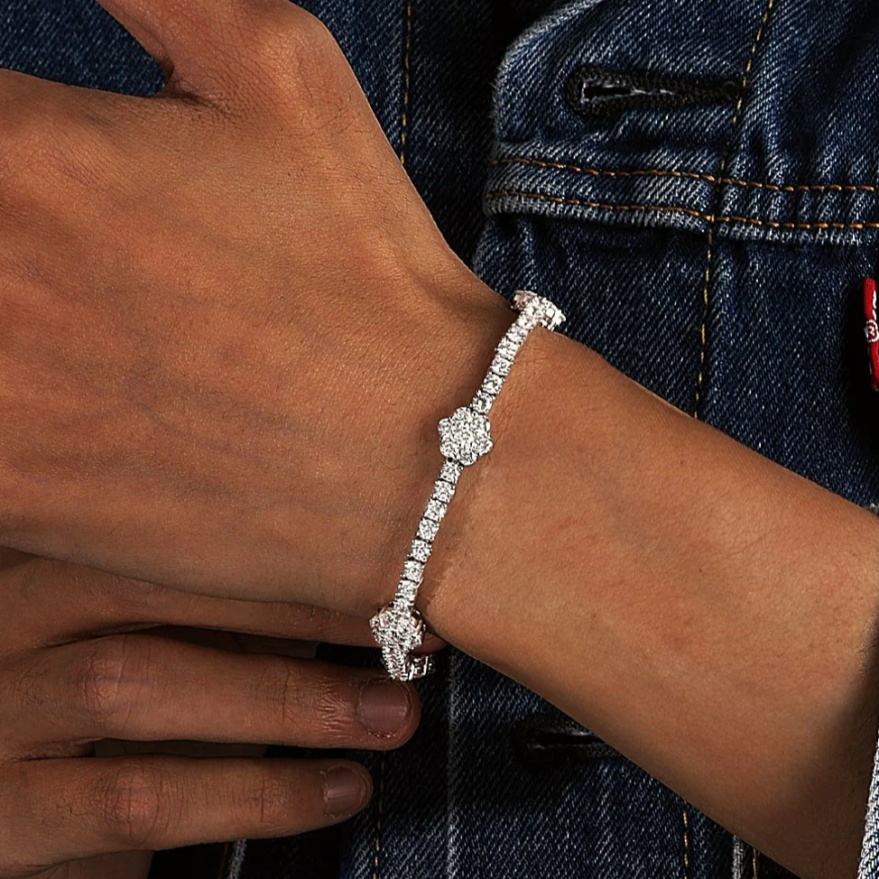 MOISSANITE ICED FLOWERS TENNIS BRACELET - WHITE GOLD